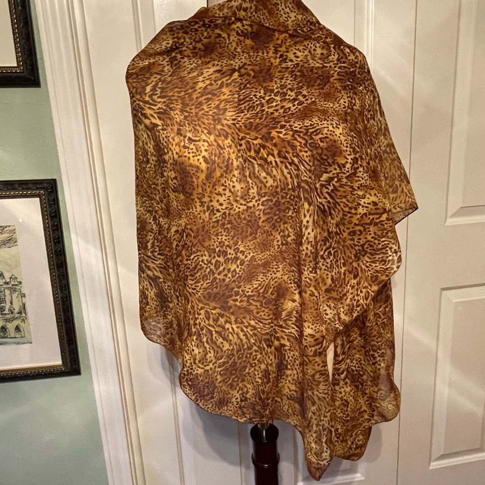 Wrap or sarong - Picture 2 of 8